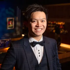 Magician Ming Da - Close up Magic - Magic Showtimes - Stage Shows - Dinner and Dances - Event Services Singapore
